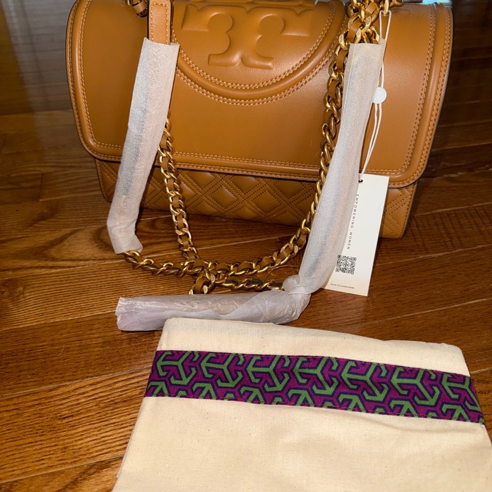 TORY BURCH FLEMING CONVERTIBLE
SHOULDER BAG